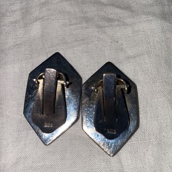 VINTAGE Stone Inlay Clip On Earrings - Picture 2 of 2